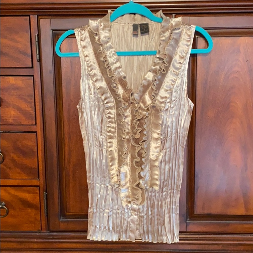 Sleeveless blouse